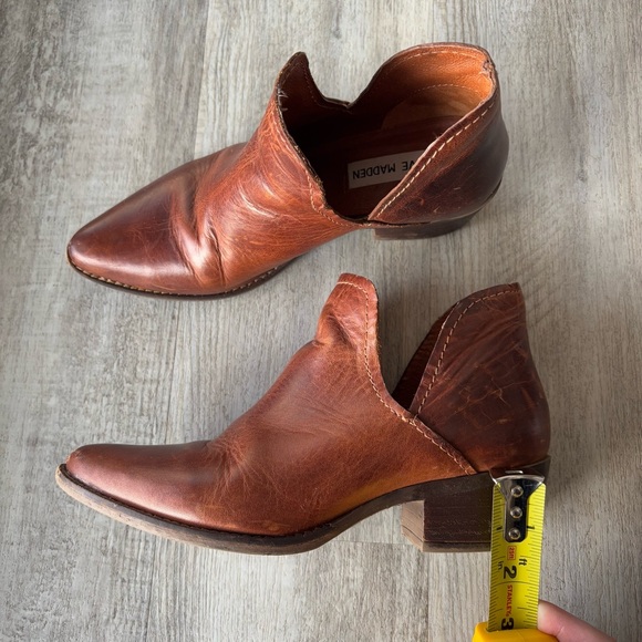 Steve Madden women's brown leather Austin bootie - Picture 9 of 11